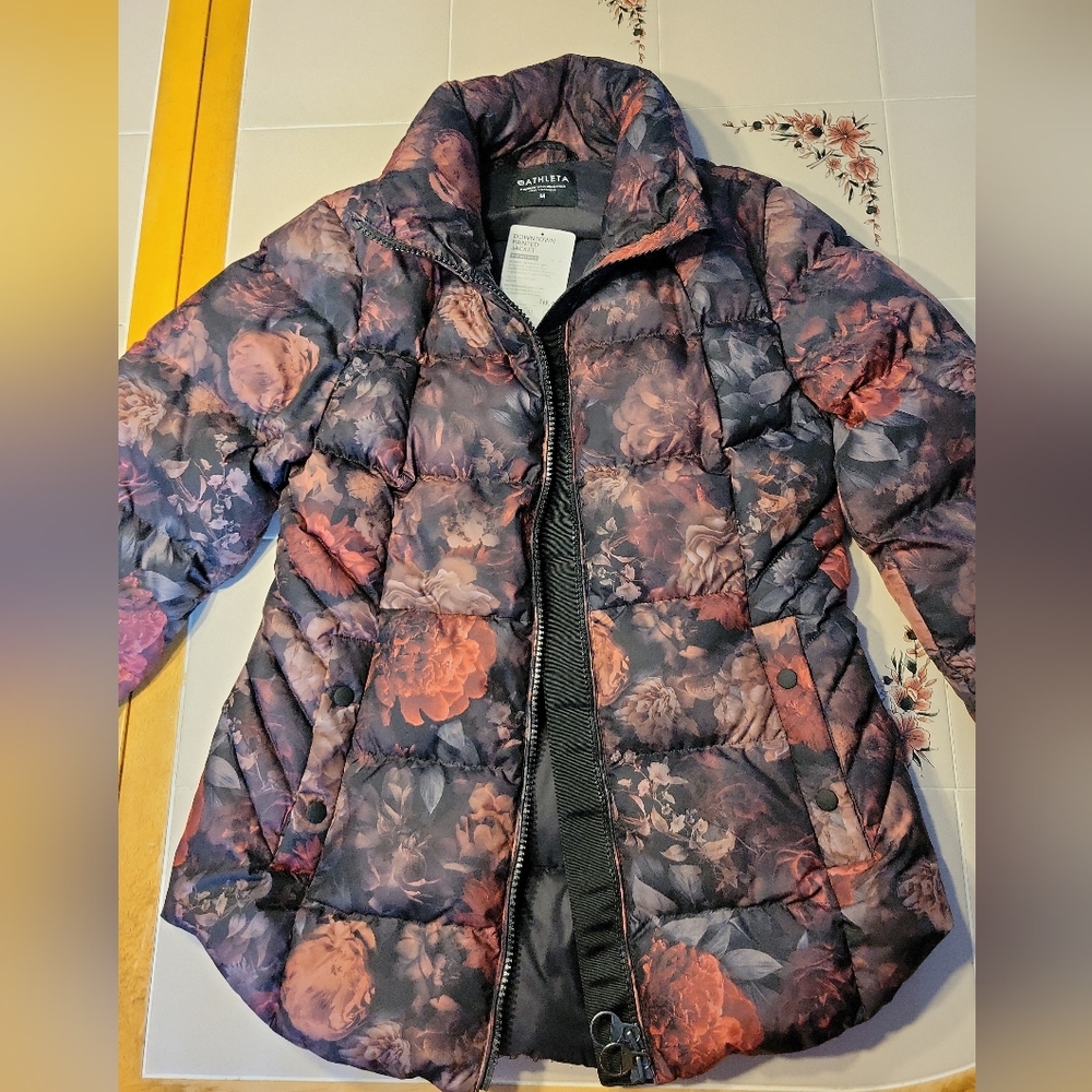 NWT ATHLETA Downtown Printed Down Puffer Jacket MultI Floral Size M MSRP $199